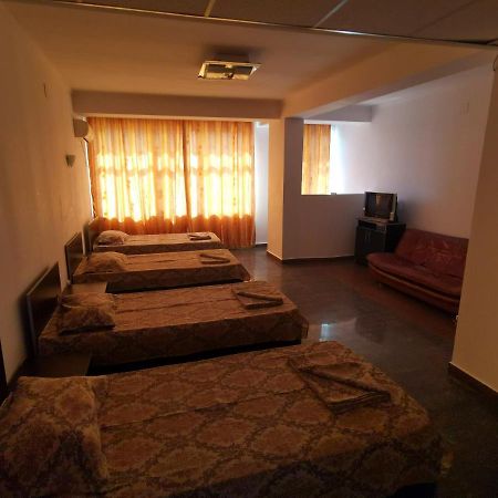 بيتستِ Hotel Dinastia المظهر الخارجي الصورة
