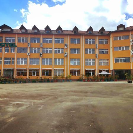 بيتستِ Hotel Dinastia المظهر الخارجي الصورة