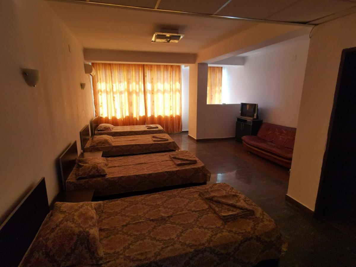 بيتستِ Hotel Dinastia المظهر الخارجي الصورة