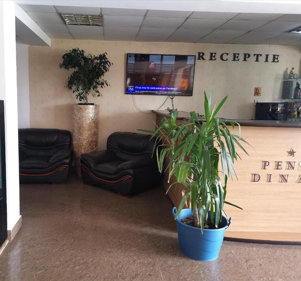 بيتستِ Hotel Dinastia المظهر الخارجي الصورة