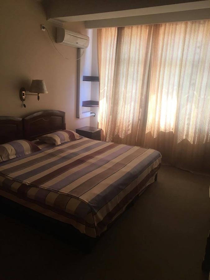 بيتستِ Hotel Dinastia المظهر الخارجي الصورة