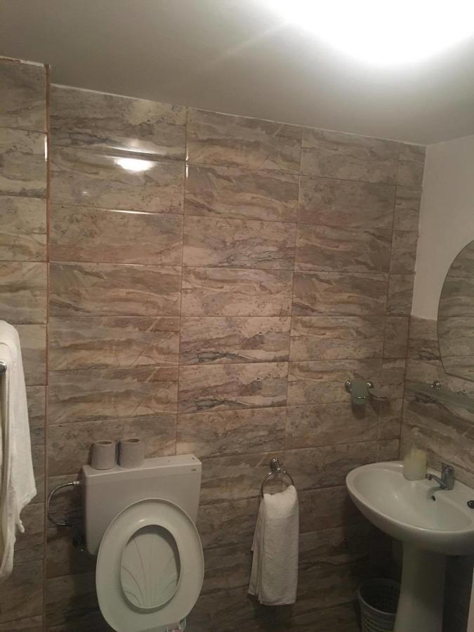 بيتستِ Hotel Dinastia المظهر الخارجي الصورة