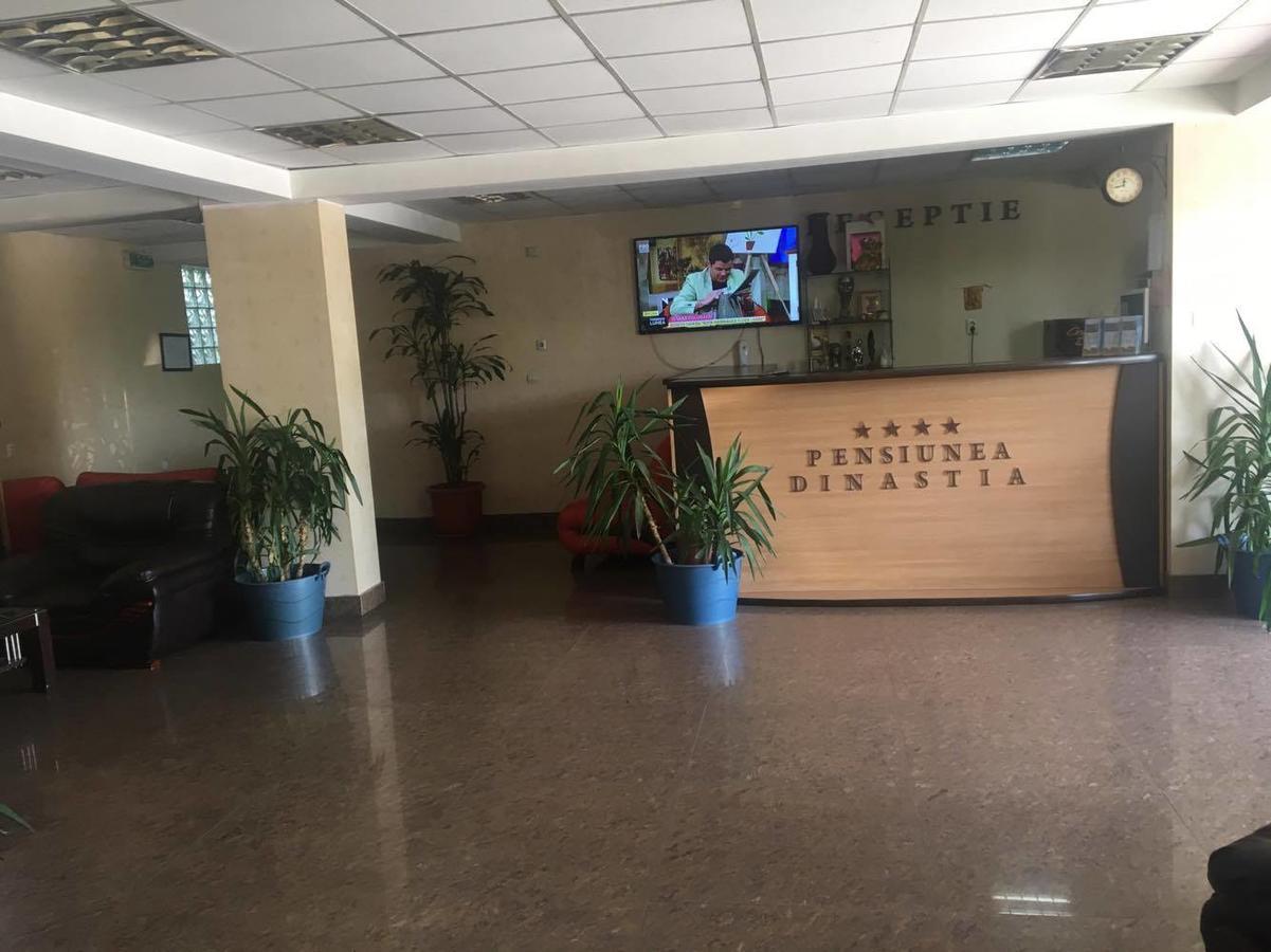 بيتستِ Hotel Dinastia المظهر الخارجي الصورة