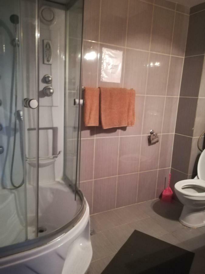 بيتستِ Hotel Dinastia المظهر الخارجي الصورة